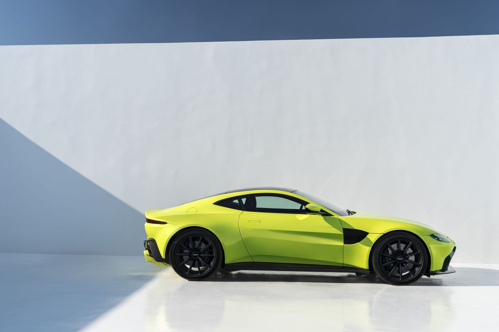 Aston Martin Vantage