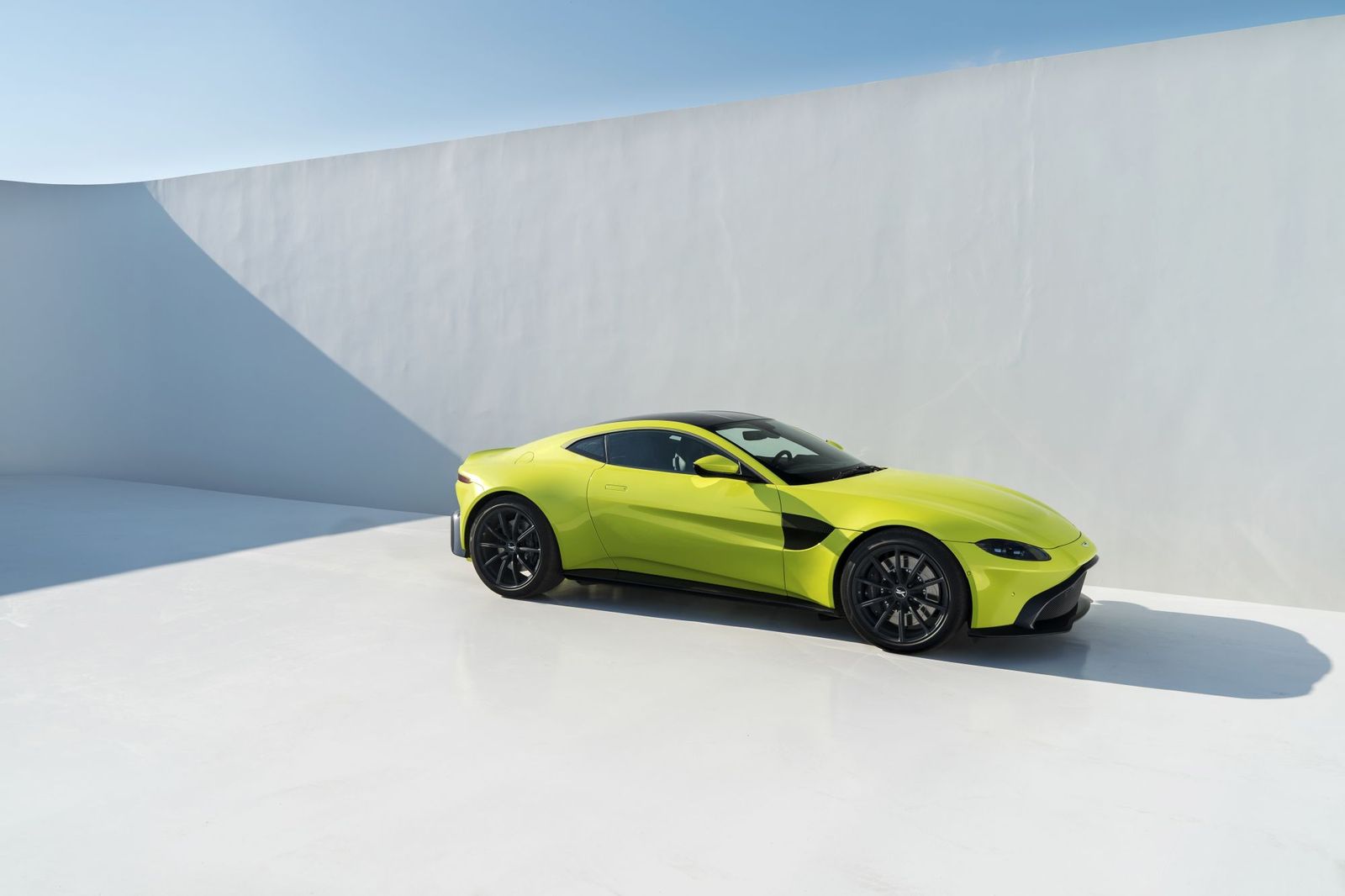 Aston Martin Vantage