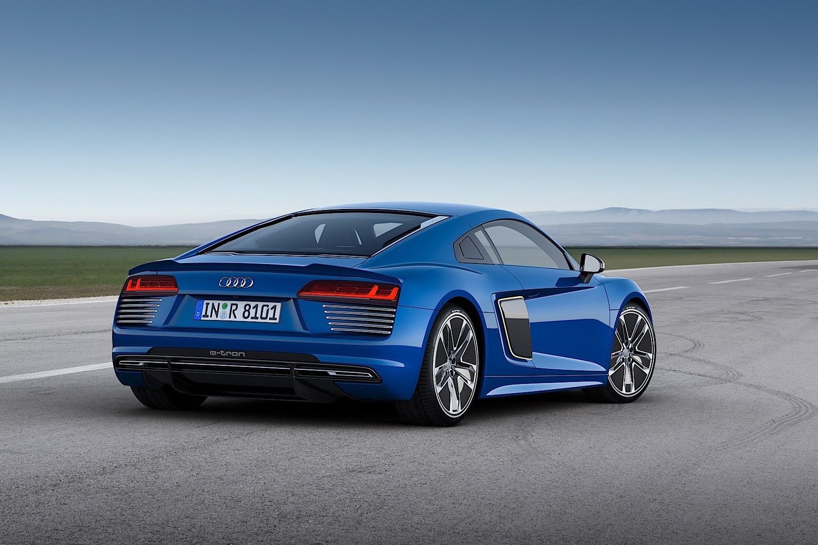 AUDI R8