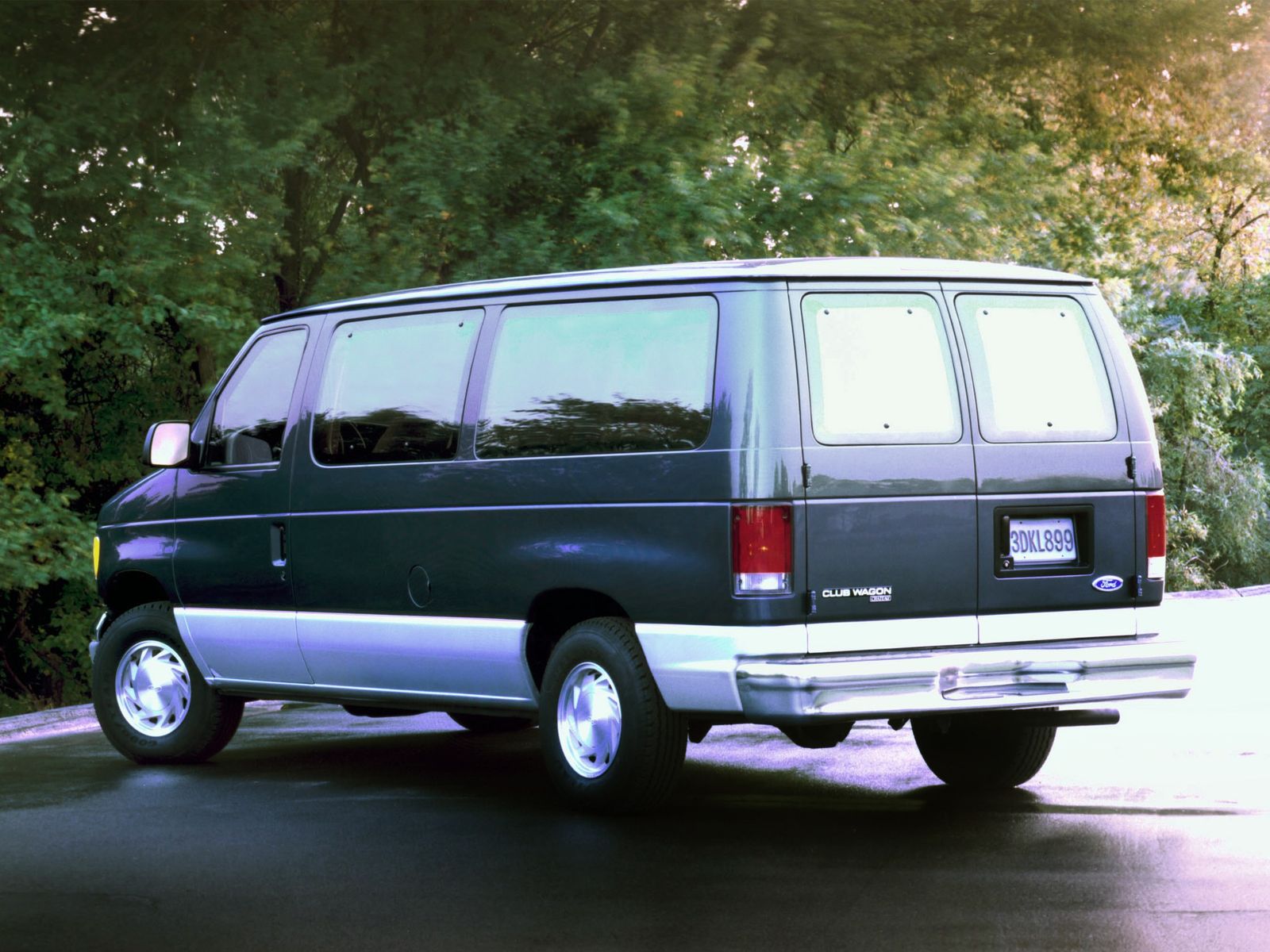ford club wagon xlt