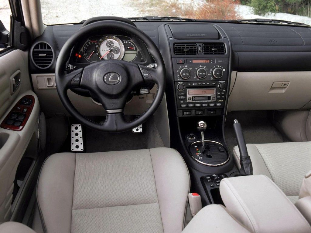 lexus-is200-wagon-5-doors-1999-model-int
