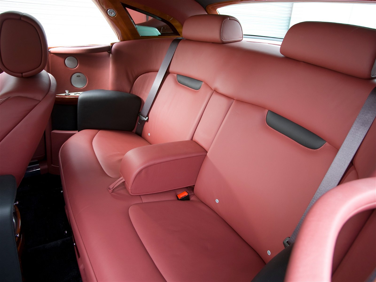 rolls-royce-phantom-coupe-2-doors-2012-model-interior-photos-12