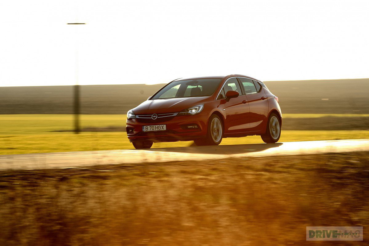15 Opel Astra K Test Drive Making Headway