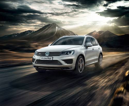 R-Line Plus Pack Marks the Luxury Spot for the VW Touareg