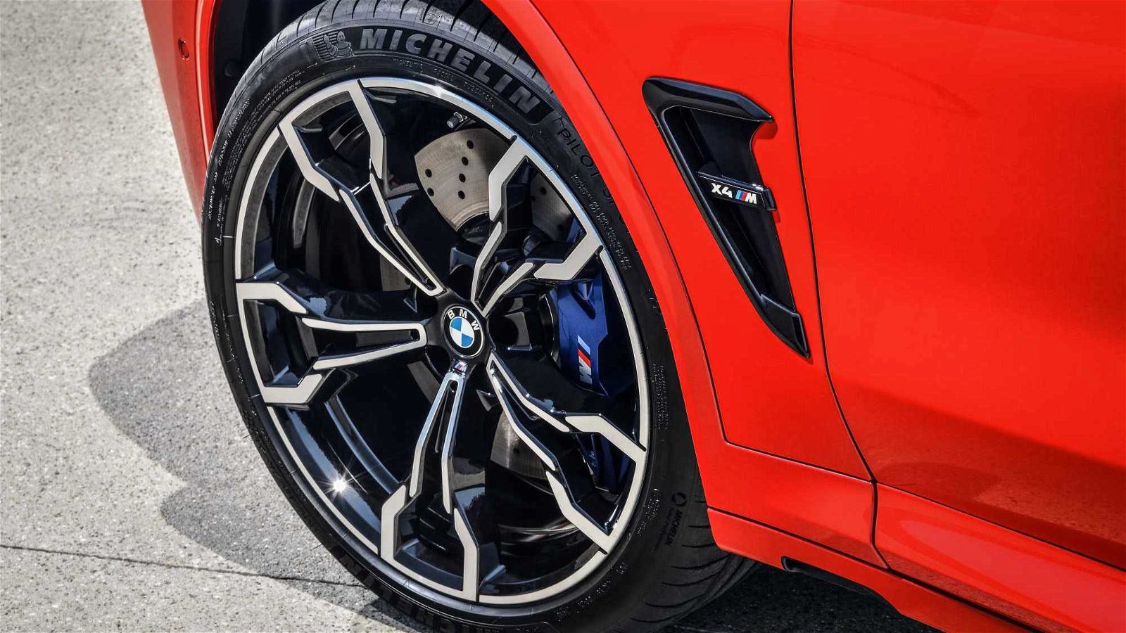 2019-bmw-x3-m-x4-m-competition 36