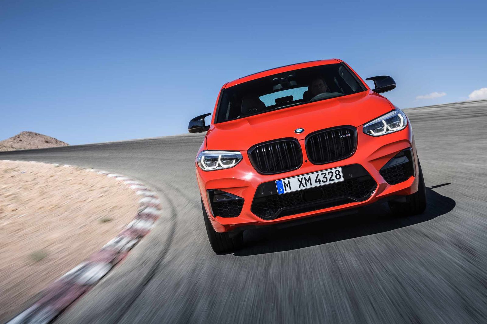 2019-bmw-x3-m-x4-m-competition 5