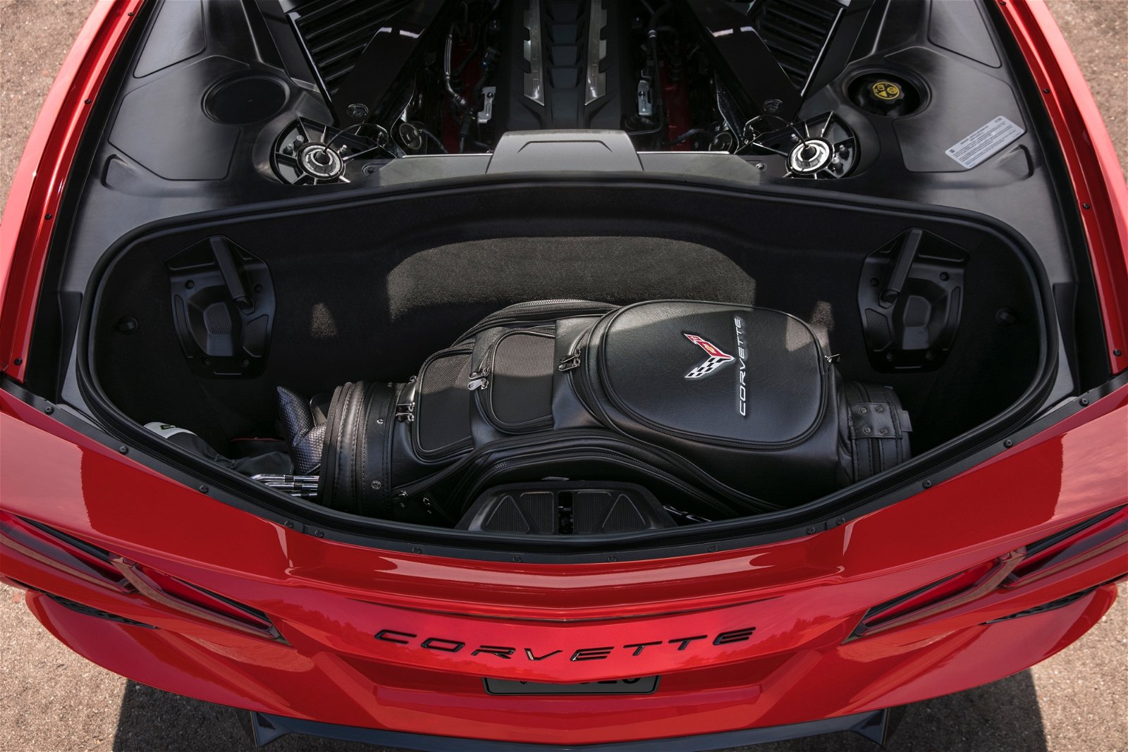 2020-Chevrolet-Corvette-Stingray-011