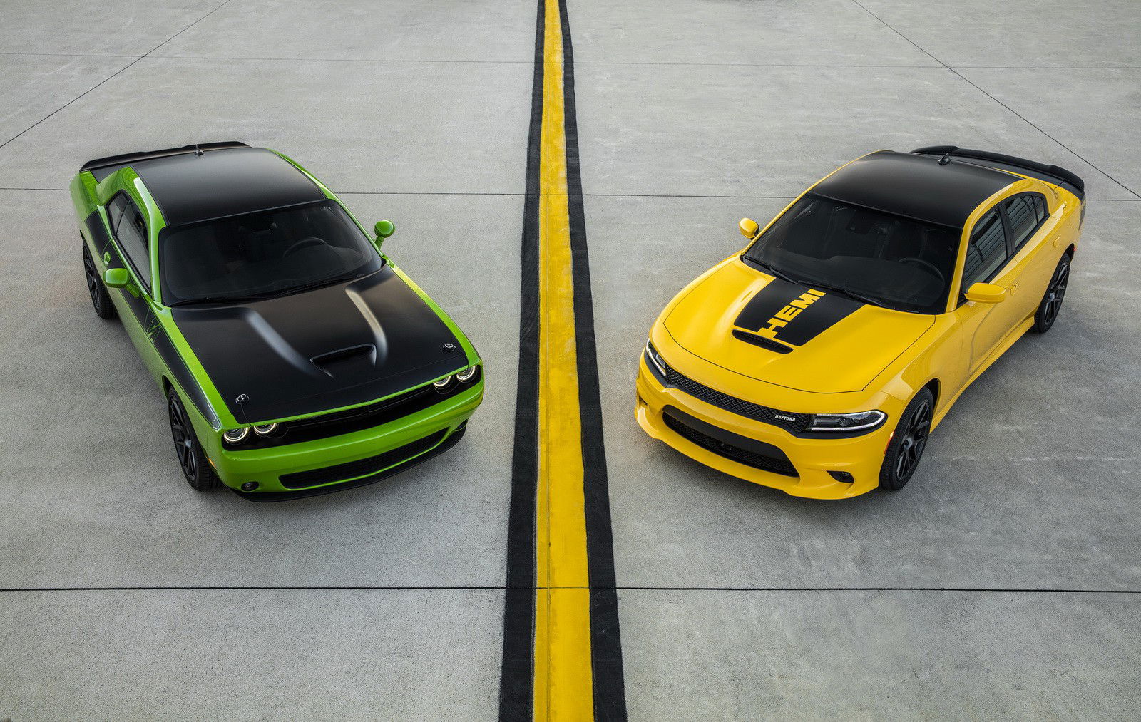 Dodge Range Ramps Up with 2017 Challenger T/A and Charger Daytona