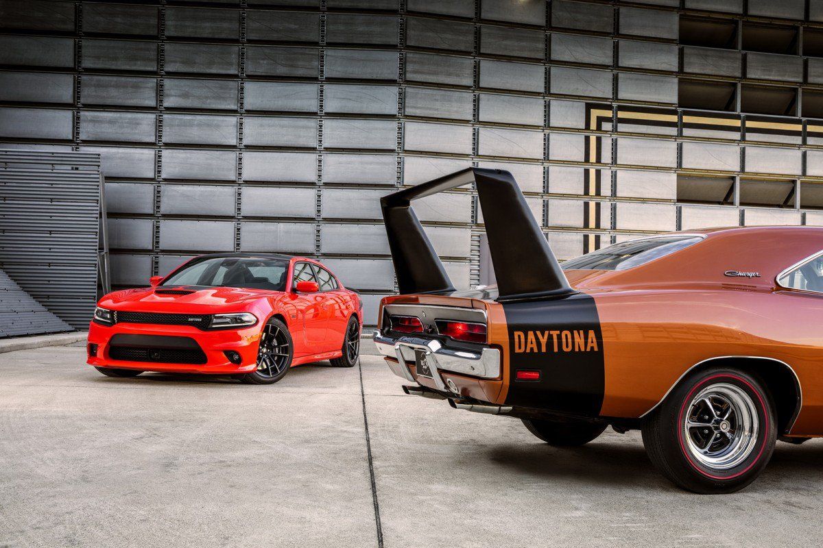 Dodge Range Ramps Up with 2017 Challenger T/A and Charger Daytona