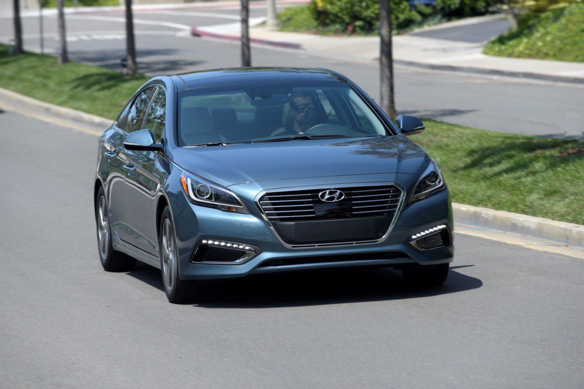 Hyundai Details New Sonata PHEV With Claimed 27 Miles of Electric Ran...