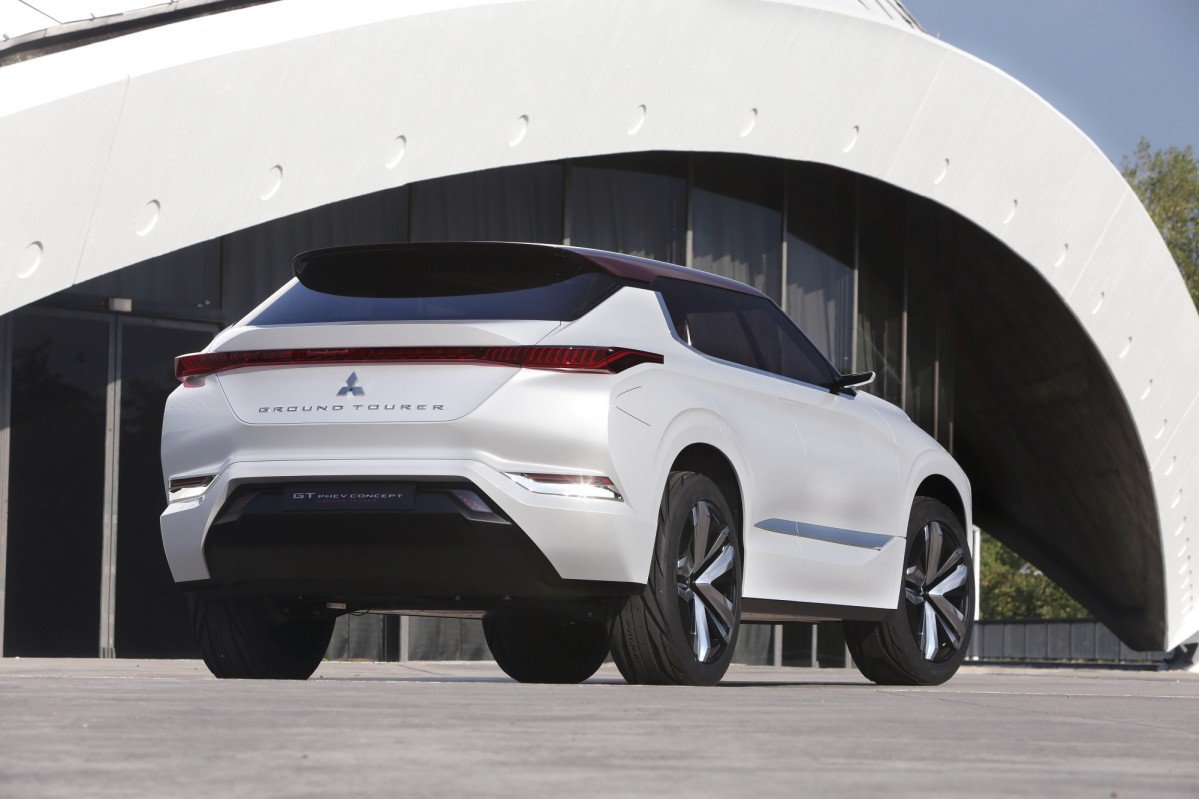 Mitsubishi GT-PHEV Concept May Preview Next-Generation Outlander