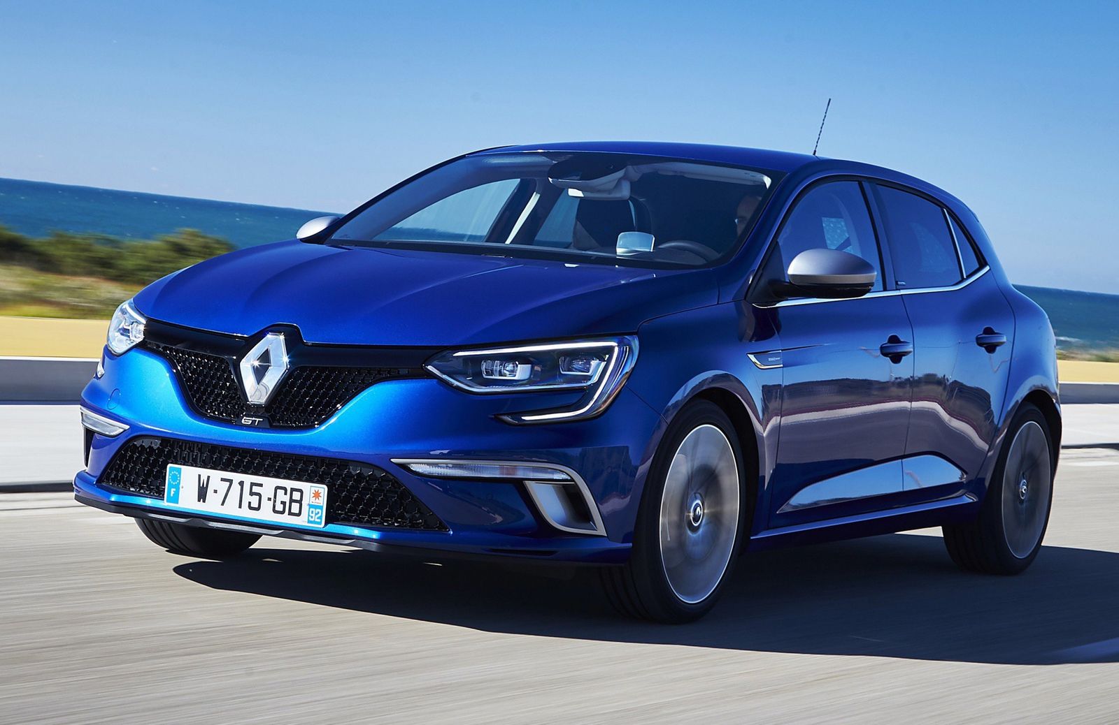 Per Ben depressief Bliksem 2017 Renault Megane GT Now Available with 165 PS Diesel Engine | DriveMag  Cars