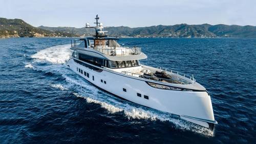 M/Y Jetsetter by Dynamiq Yachts Is Stunningly Beautiful