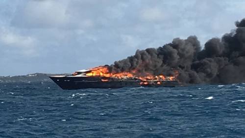 Motoryacht Limitless Destroyed By Fire in the Caribbean