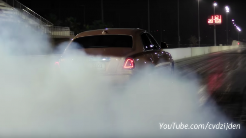 Rolls-Royce Ghost Races a Mercedes G-Class on a Drag Strip