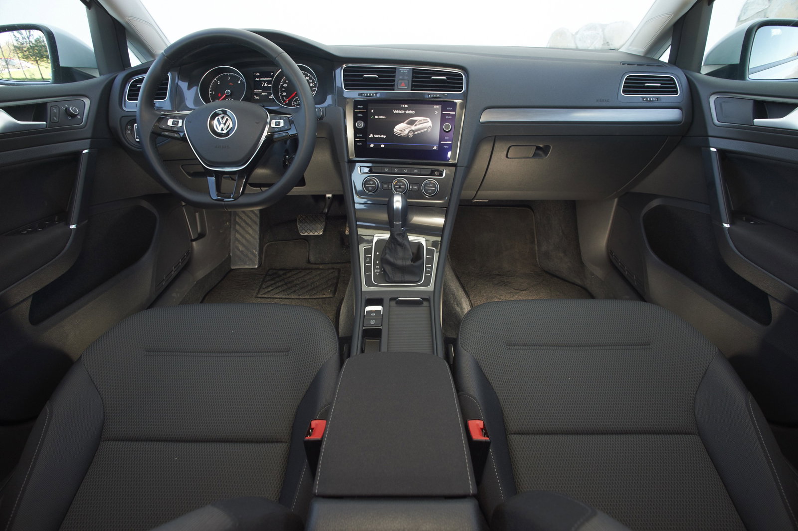 VW Golf 1.6 TDI Comfortline DSG Test Drive - No face, no name, no ...
