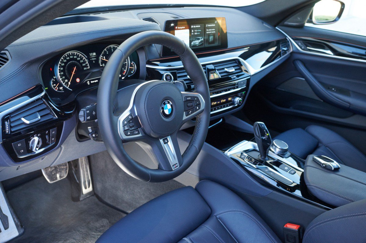 BMW 5 g30 подсветка салона