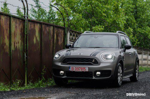 2017 MINI Cooper S E Countryman ALL4 test drive - high-riding city hipster goes half-electric