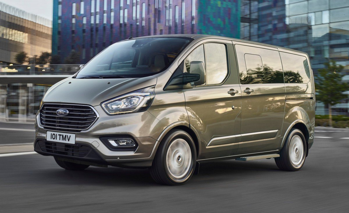Facelifted 2018 Ford Tourneo Custom 