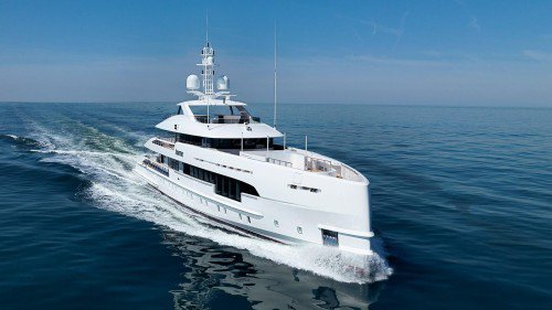Heesen delivers M/Y Home, the world’s first fast displacement yacht with hybrid propulsion