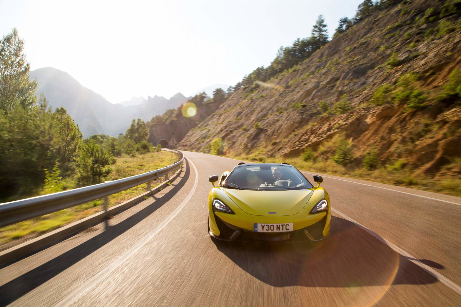 McLaren drops mega photo gallery of its new 570S Spider | DriveMag Cars
