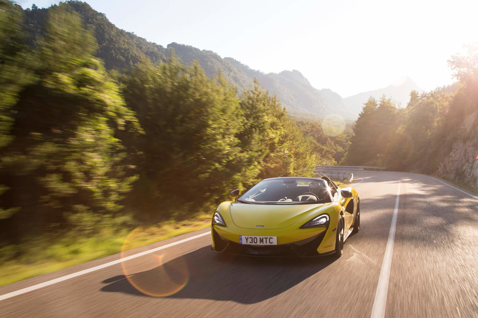 McLaren drops mega photo gallery of its new 570S Spider | DriveMag Cars