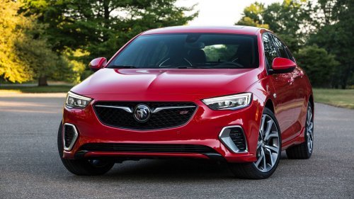 2018 Buick Regal GS comes with a 310-hp V6, lots of sporty tech