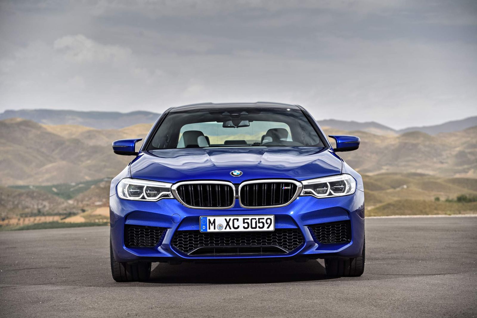 2018 BMW M5 front view