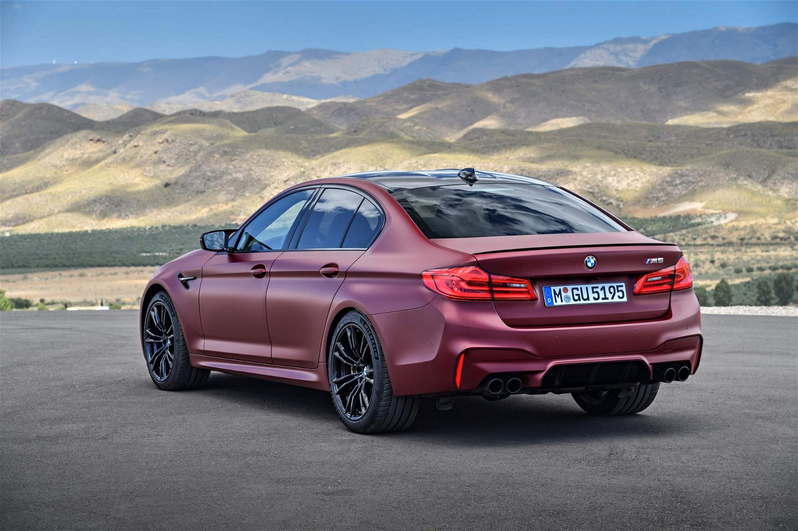 2018 BMW M5 First Edition rear side view