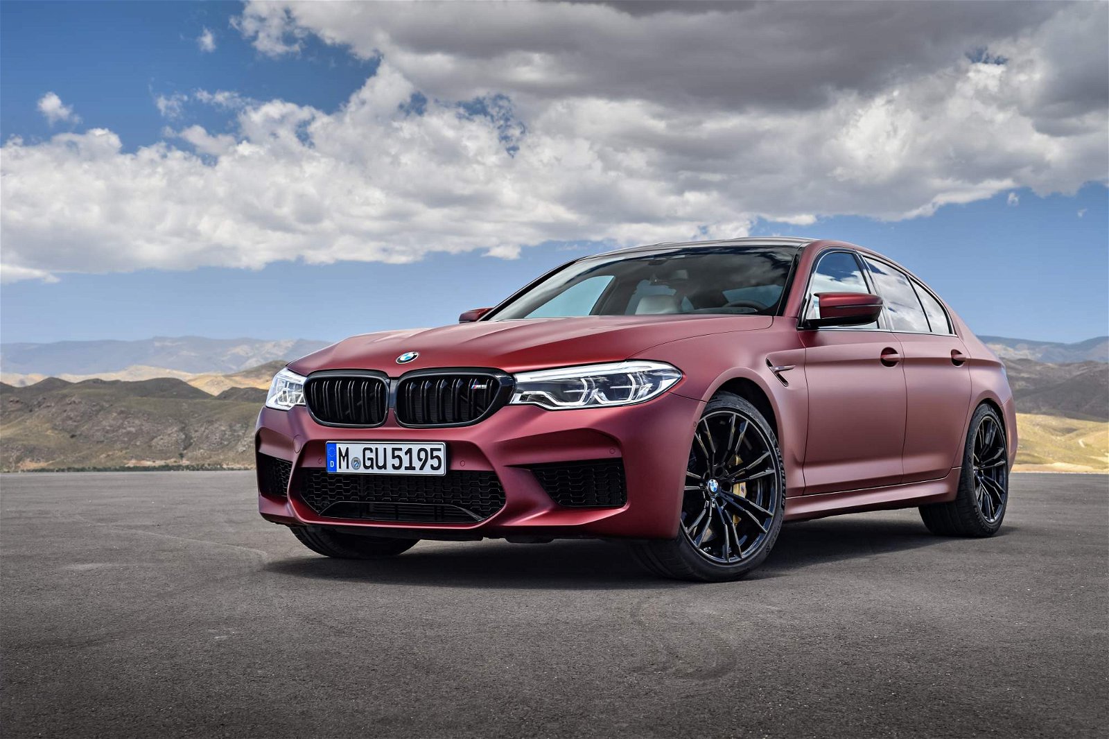 2018 BMW M5 First Edition front side view