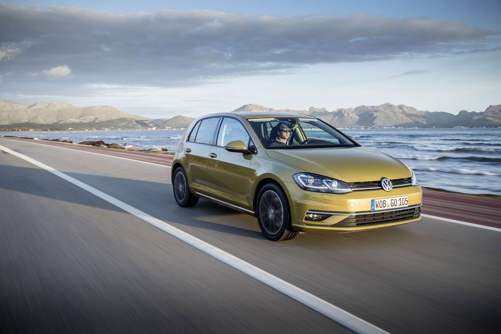 New 1.5 TSI 130PS engine VW Golf shows the combustion tech | DriveMag Cars