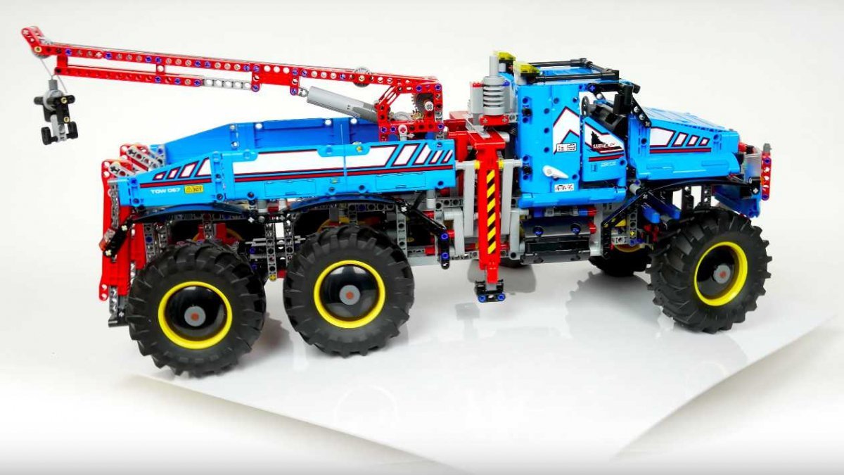 lego technic 6x6 all terrain tow truck 42070