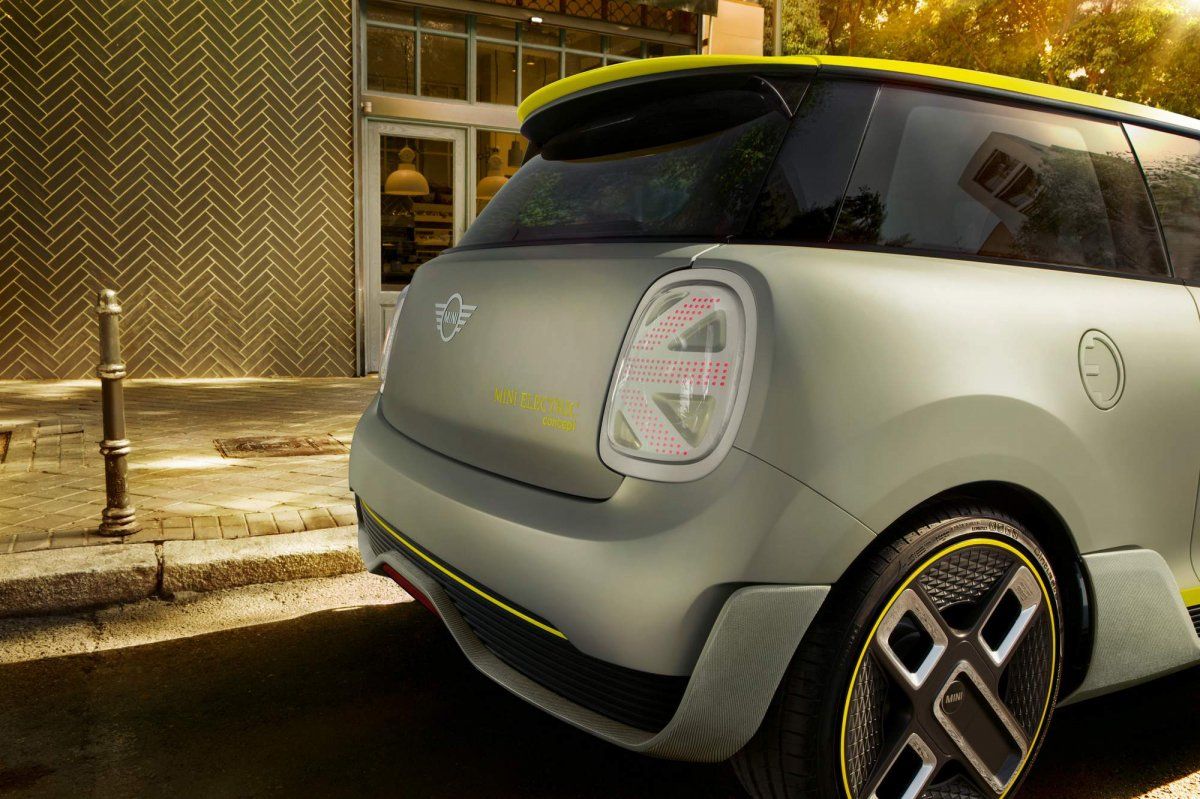 MINI Electric Concept previews brand's first mass-produced EV set for...