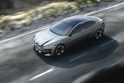 BMW i Vision Dynamics is not quite the Tesla Killer, but could make more sense