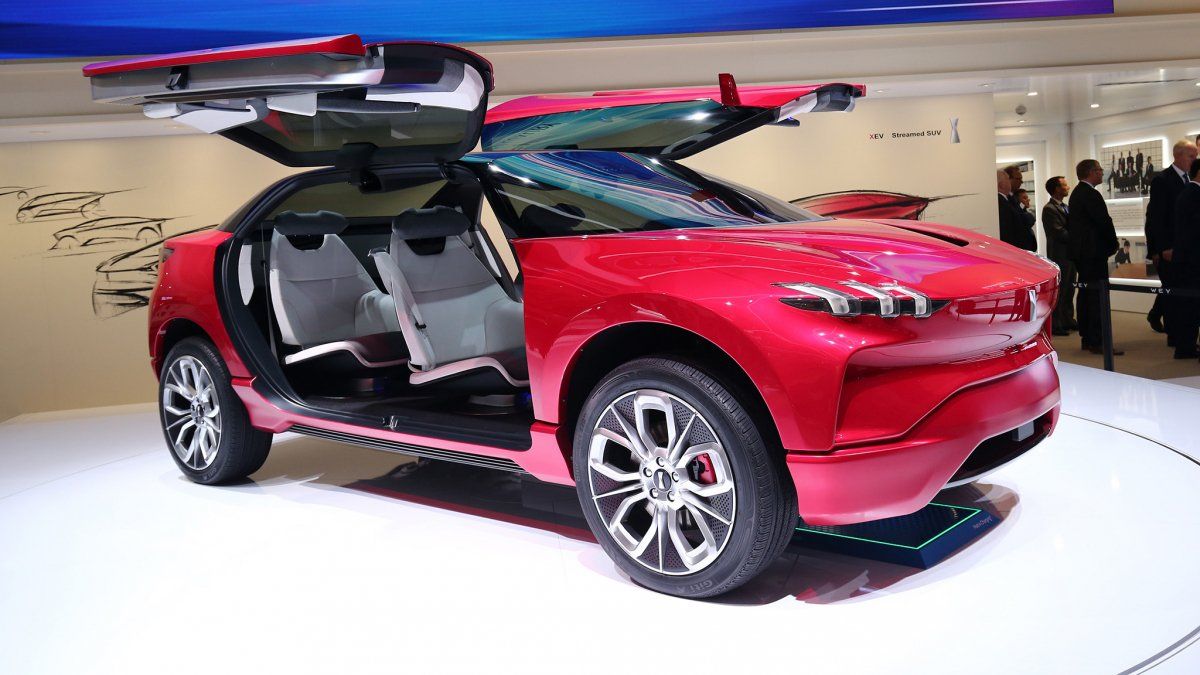 china-s-wey-xev-is-a-phev-crossover-with-full-length-gullwing-doors