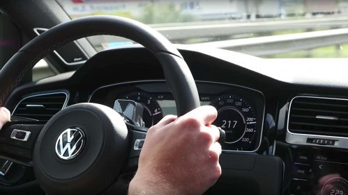 Watch how a VW Golf R clears its throat, sprints to 250 km/h