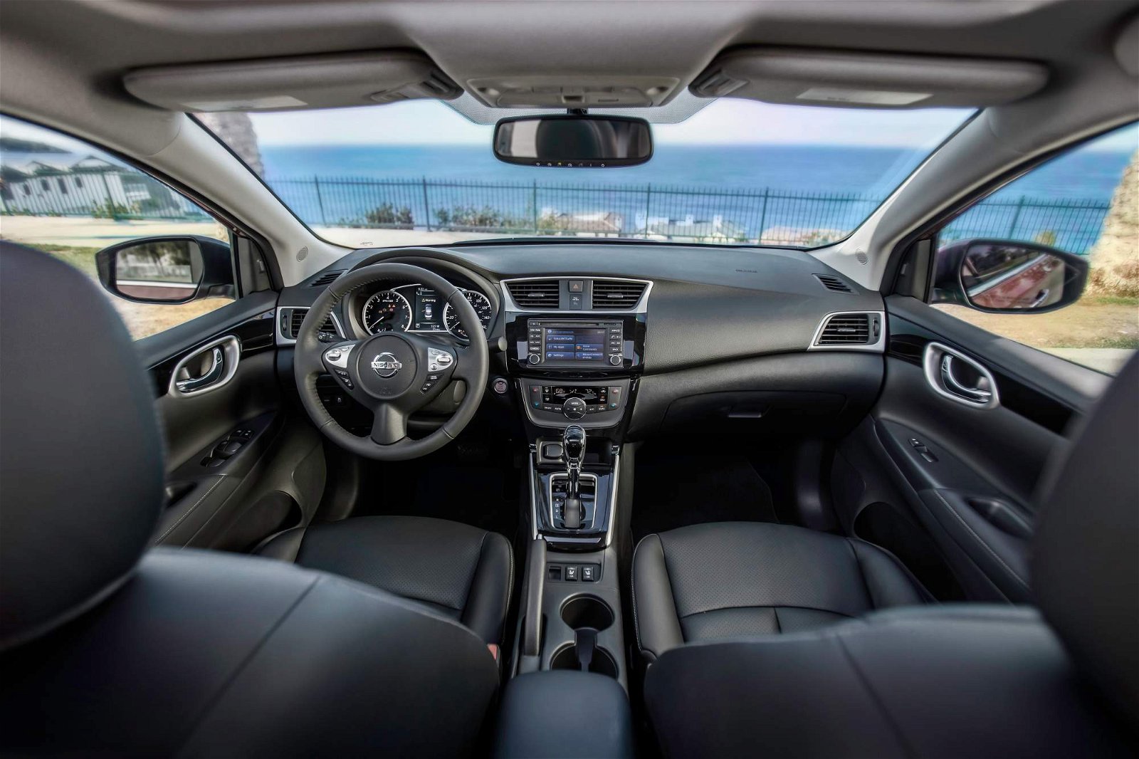 2017-Nissan-Sentra-interior