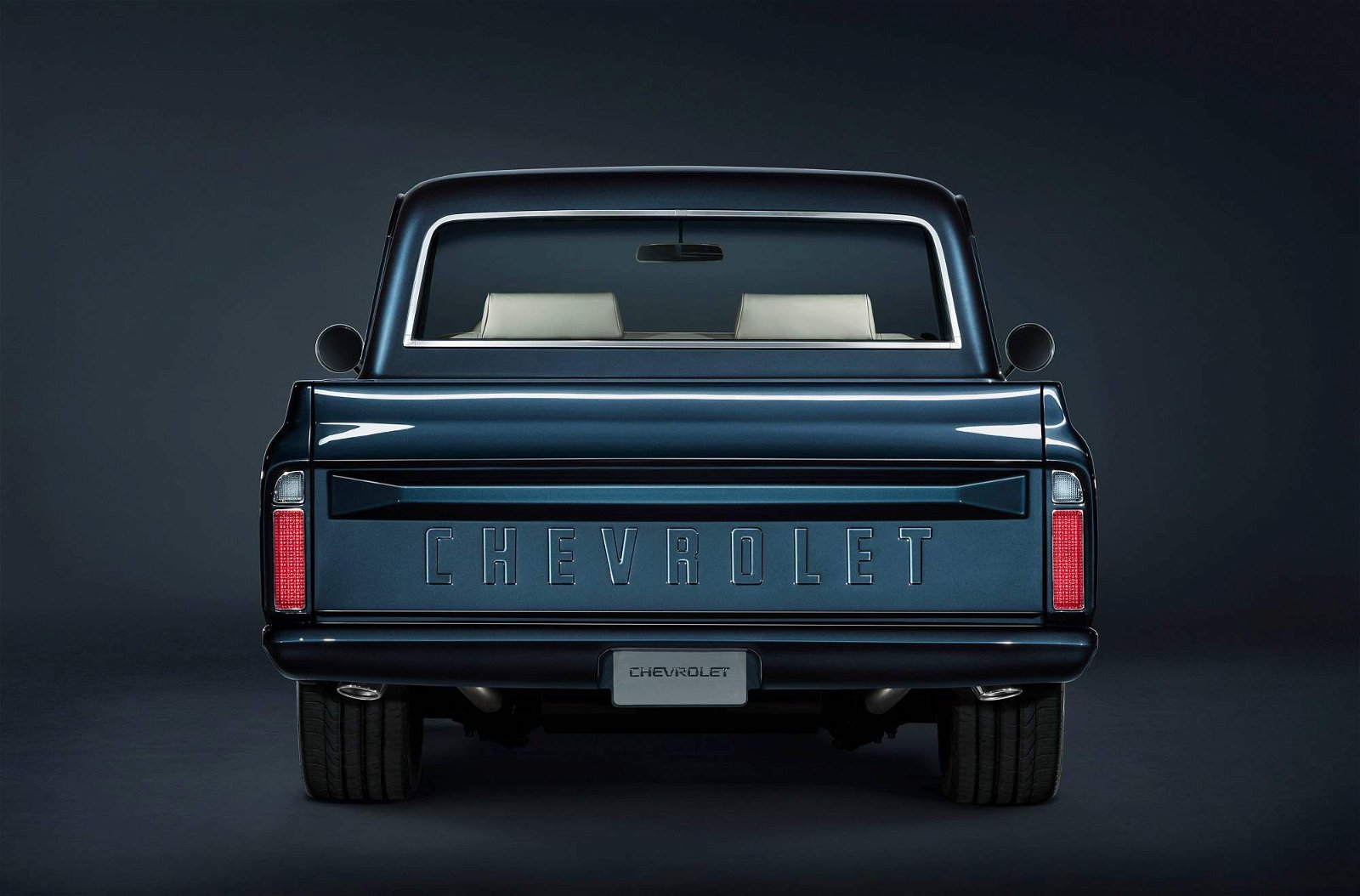 1967-Chevrolet-C10-SEMA-truck-concept-4