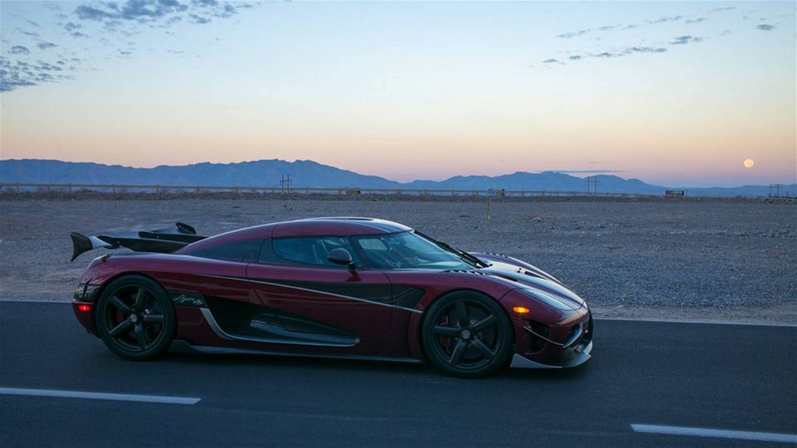 koenigsegg-agera-rs-sets-new-record-for-fastest-production-car (1)