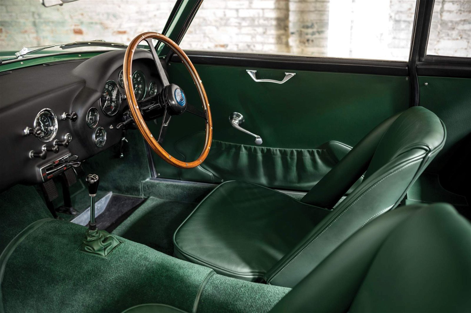 1960-Aston-Martin-DB4-GT-Zagato-4