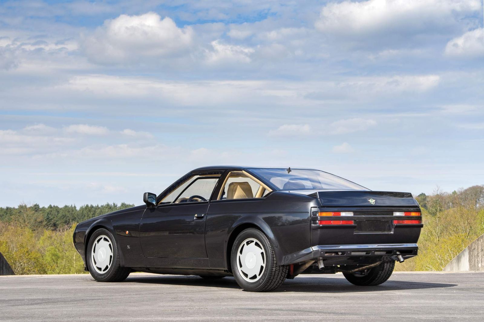 1986-Aston-Martin-V8-Vantage-Zagato-4