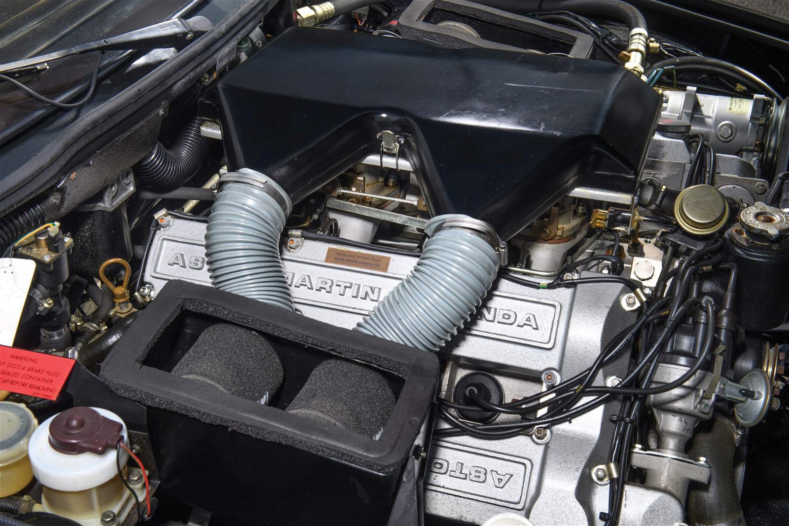 1986-Aston-Martin-V8-Vantage-Zagato-7