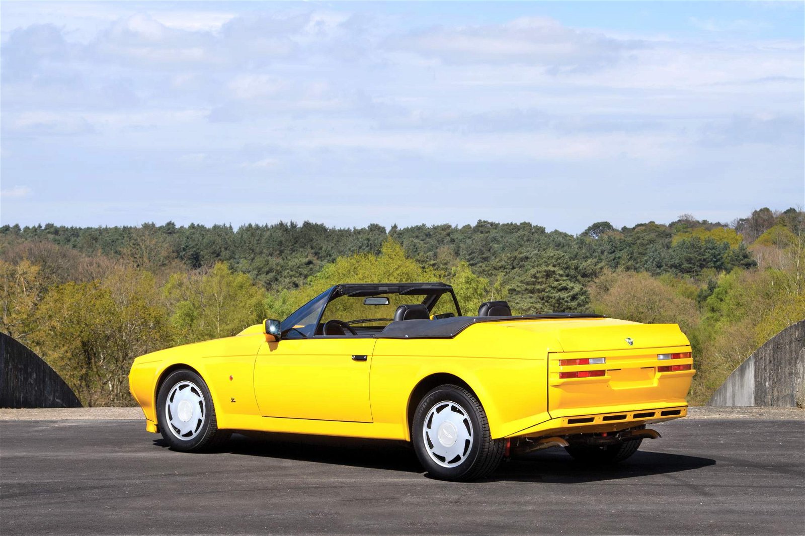 1988-Aston-Martin-V8-Volante-Zagato-1