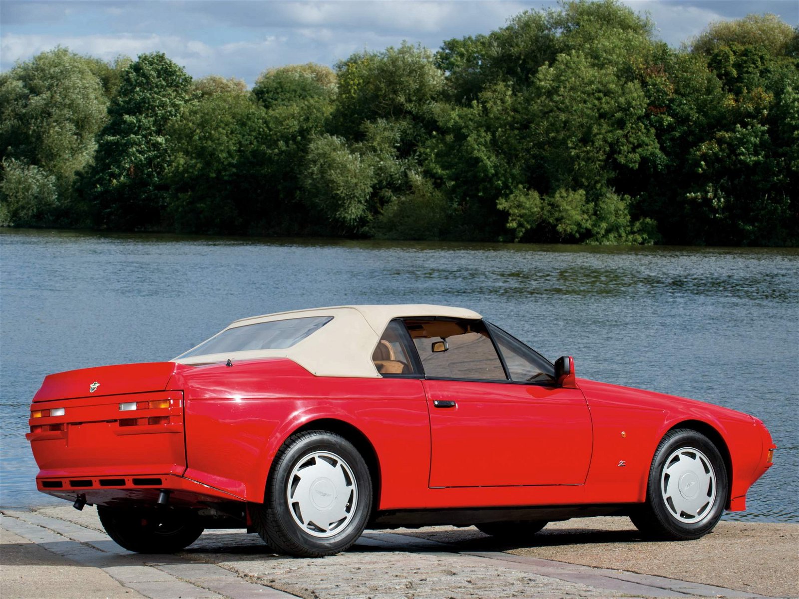 1988-Aston-Martin-V8-Volante-Zagato-6
