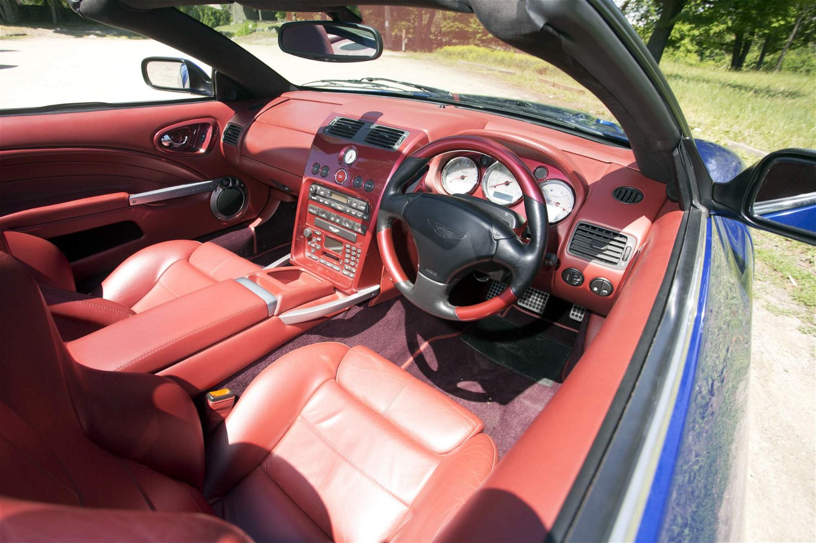 2004-Aston-Martin-V12-Vanquish-Roadster-Zagato-6