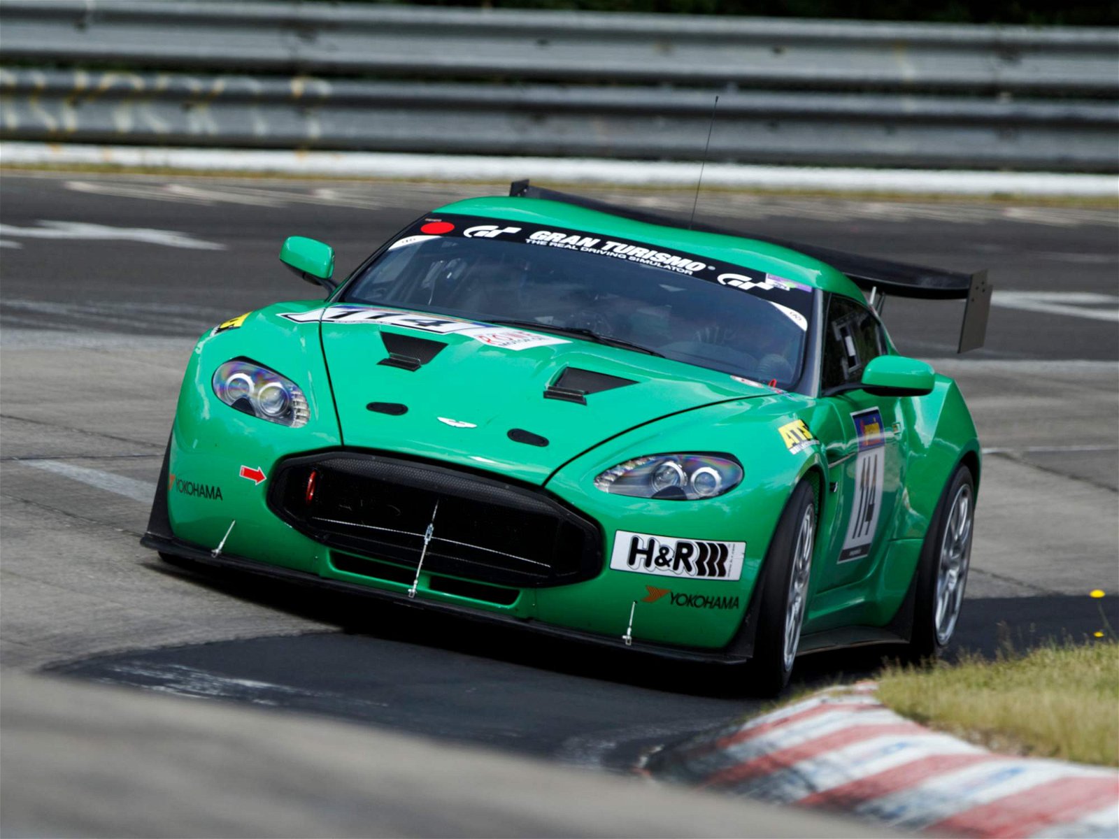 2011-Aston-Martin-V12-Zagato-race-car-1