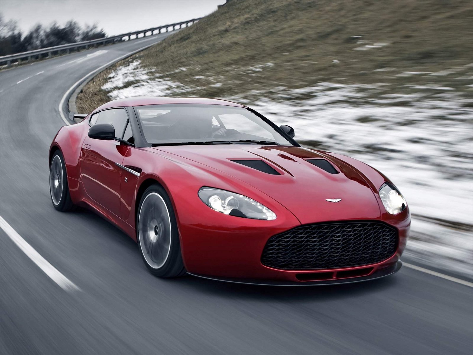 2012-Aston-Martin-V12-Zagato-5