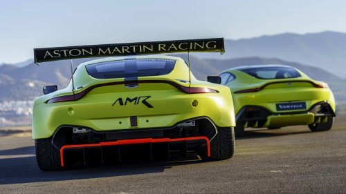 2018-Aston-Martin-Vantage-GTE-race-car-0