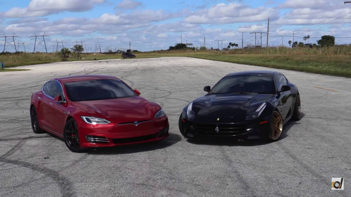 Drag Race Tesla Model S P100d Ludicrous Against 651 Hp