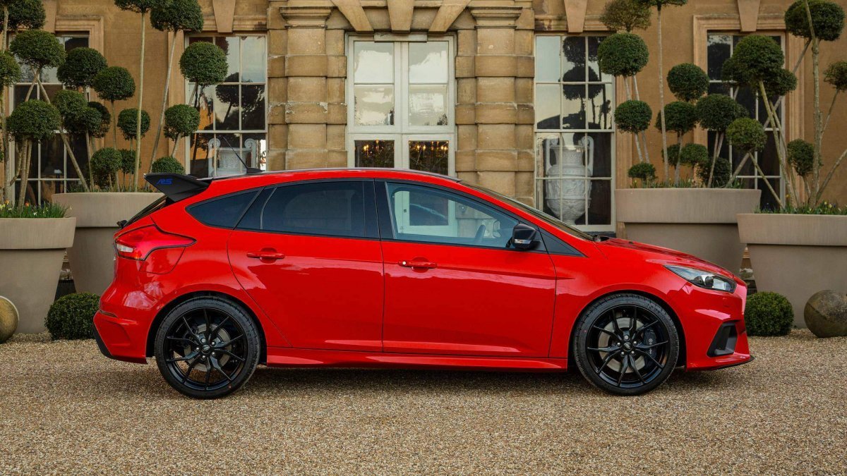 Ford Uk Releases Focus Rs Red Edition Just In Time For Christmas